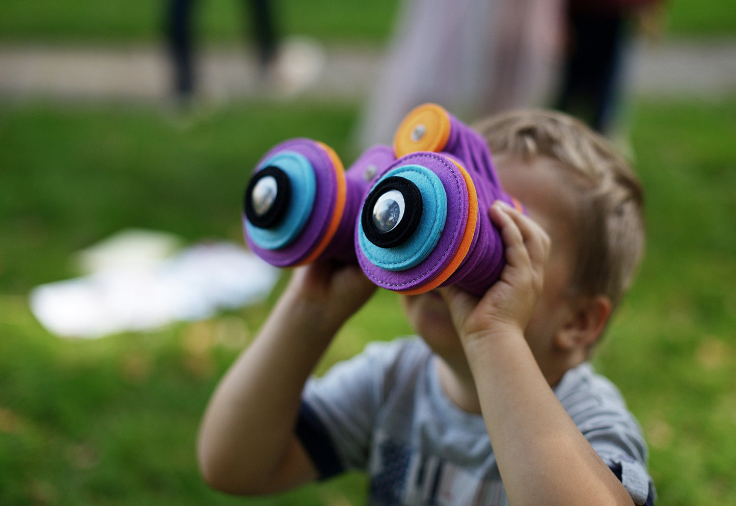 BINOCULARS